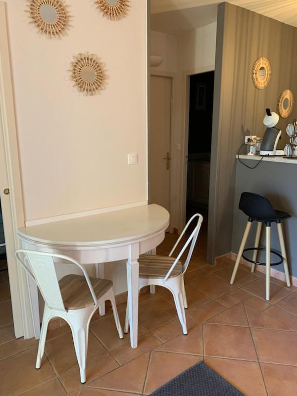 Appartement Cosy Avec Climatisation Reversible Golf De Saumane Exterior photo